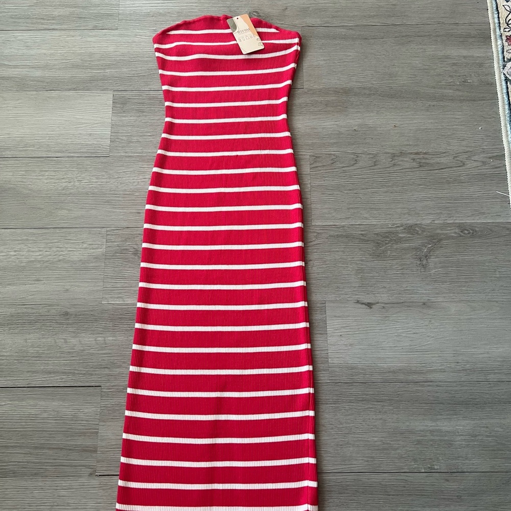 Chic Strapless Red and White Striped Dress